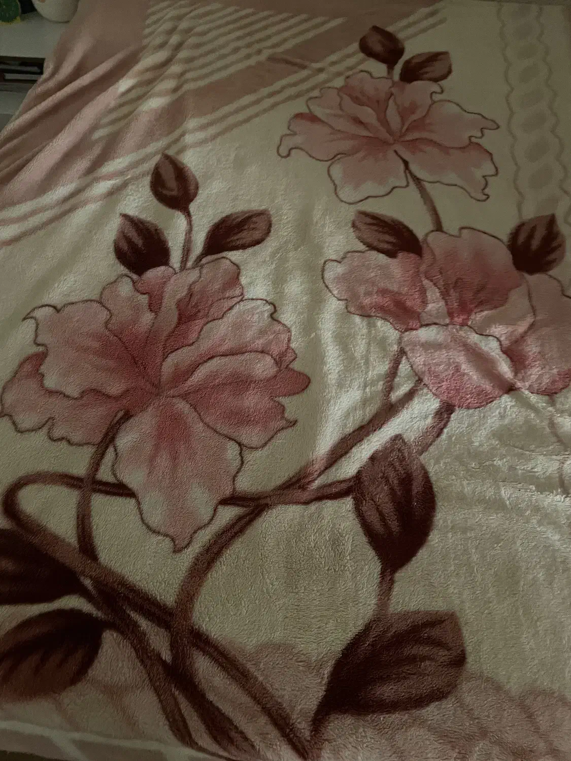 پتو گل برجسته دورو و ۲عددشمع وارداتی ۱۰سانتی|رختخواب، بالش، پتو|بجنورد, |دیوار