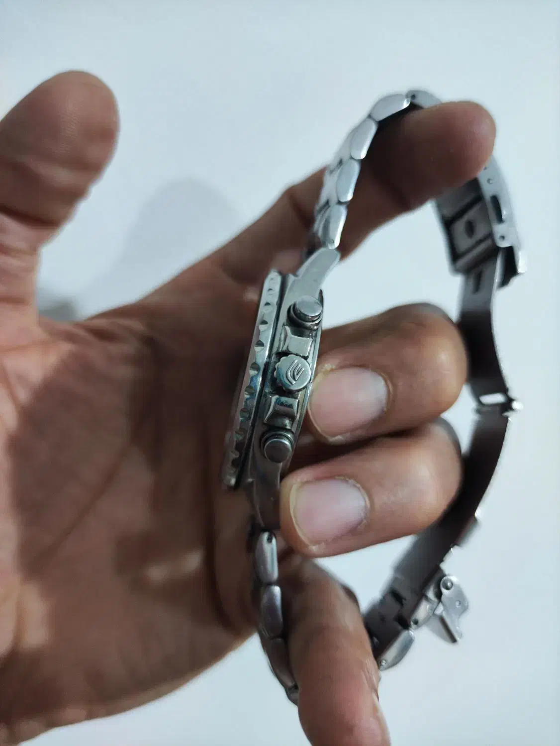 ساعت کاسیو|ساعت|ری, شهادت|دیوار