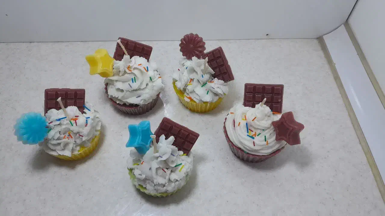 شمع کاپ کیکی طرح خوراکی کادویی خاص و شیک|صنایع دستی و سایر لوازم تزئینی|پیشوا, |دیوار