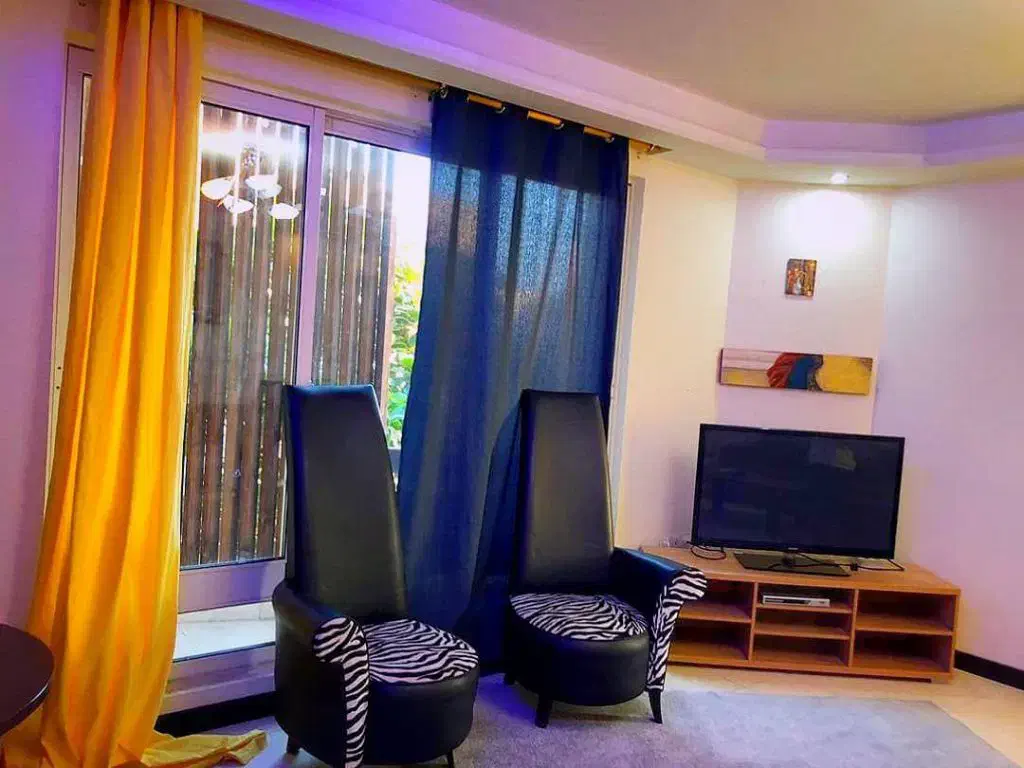 همخونه خانم موجه برای سوئیت مبله|اجارهٔ آپارتمان|چالوس, |دیوار