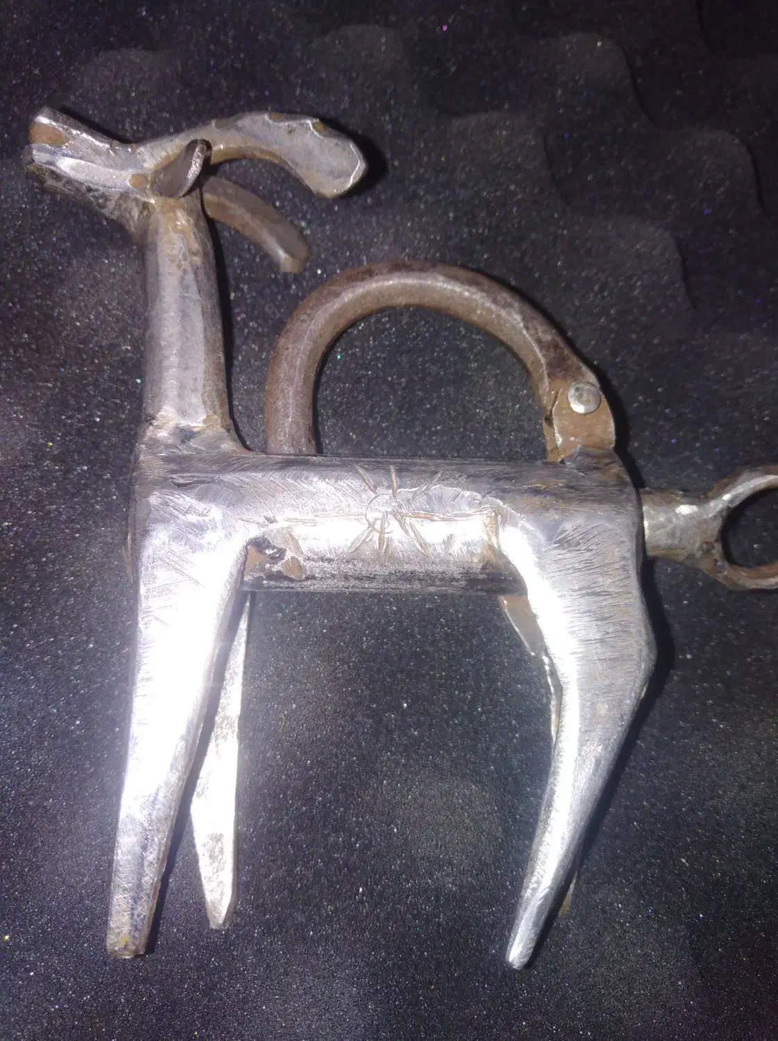 قفل و تسبیحه کهنه ش|کلکسیون اشیاء عتیقه|تهران, افسریه جنوبی|دیوار