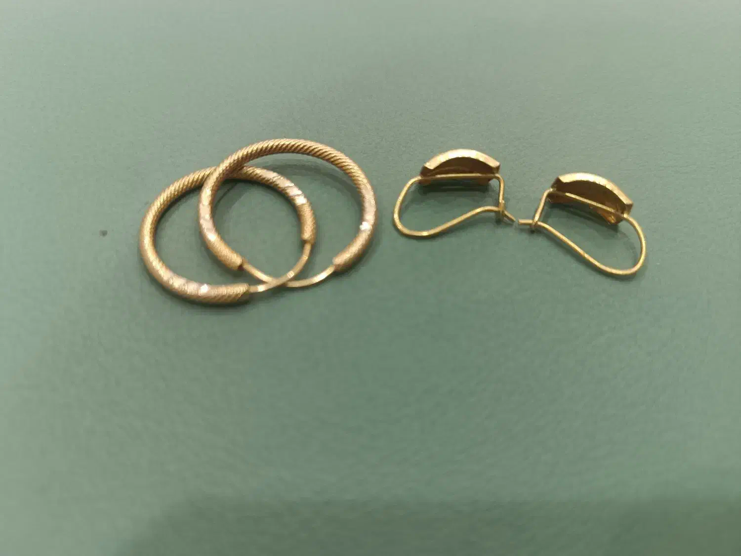 طلا در حد نو|جواهرات|هرسین, |دیوار