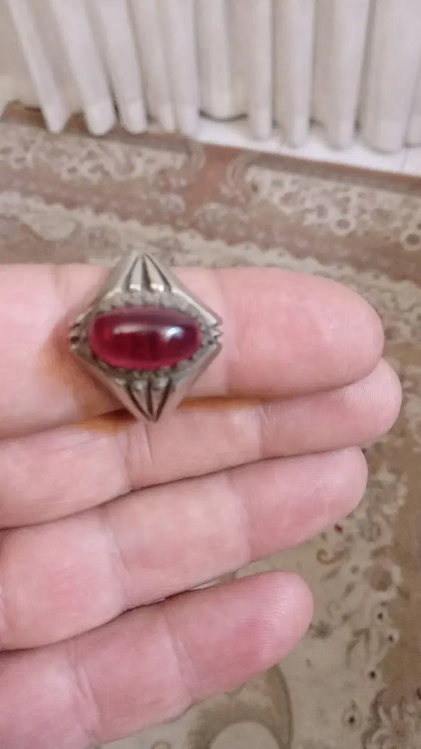 انگشتر رکاب حسن|کلکسیون اشیاء عتیقه|گلپایگان, |دیوار