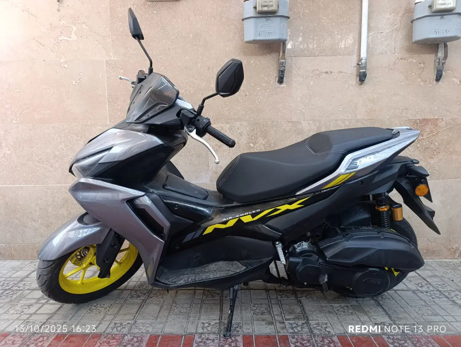 آیروکس 170|موتورسیکلت|قدس, شهر‌قدس|دیوار