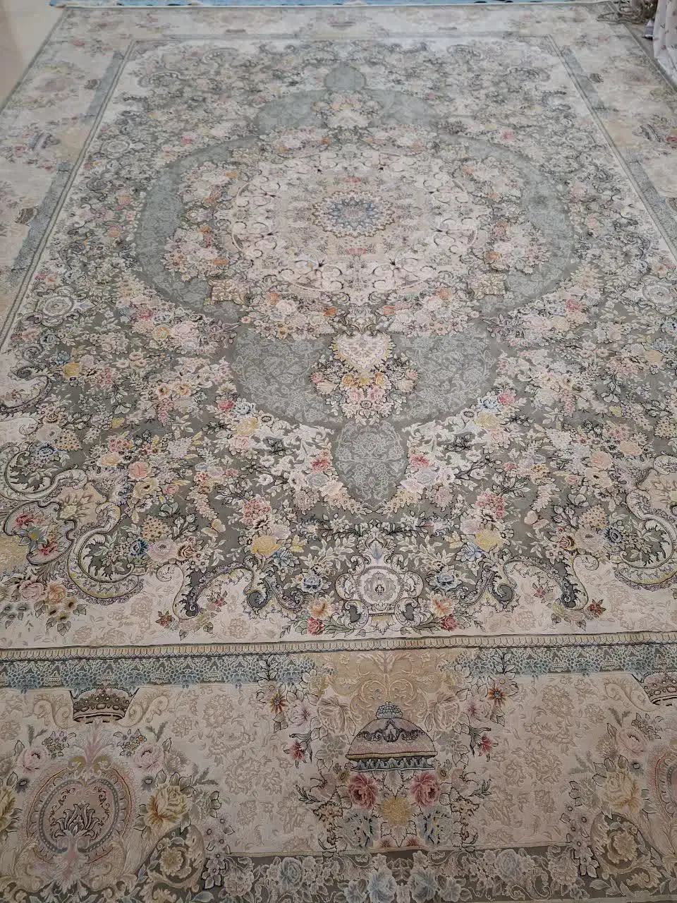 فرش 12 متری کاشان . 1500 شانه . 4500 تراکم|فرش|تهران, طرشت|دیوار