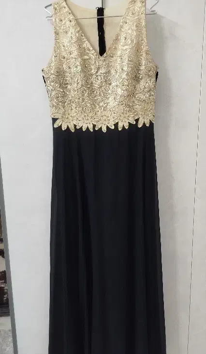 لباس مجلسی|لباس|هشتگرد, هیو|دیوار