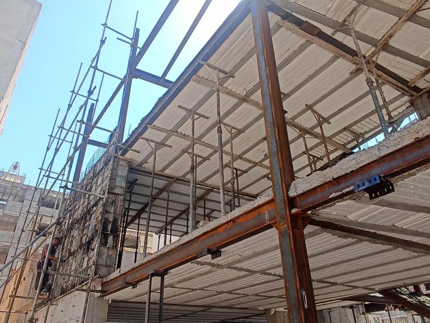 پیمانکاری تولید تیرچه اجرای سقف سریع و منصفانه|خدمات پیشه و مهارت|سبزوار, امیر کبیر|دیوار