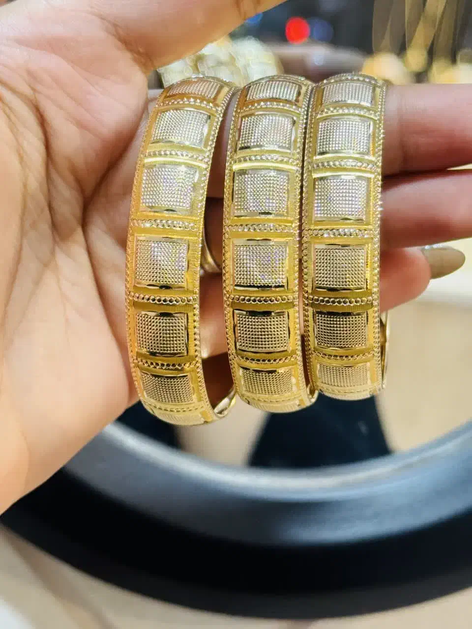 النگوتکپوش زمانی|جواهرات|بافق, |دیوار