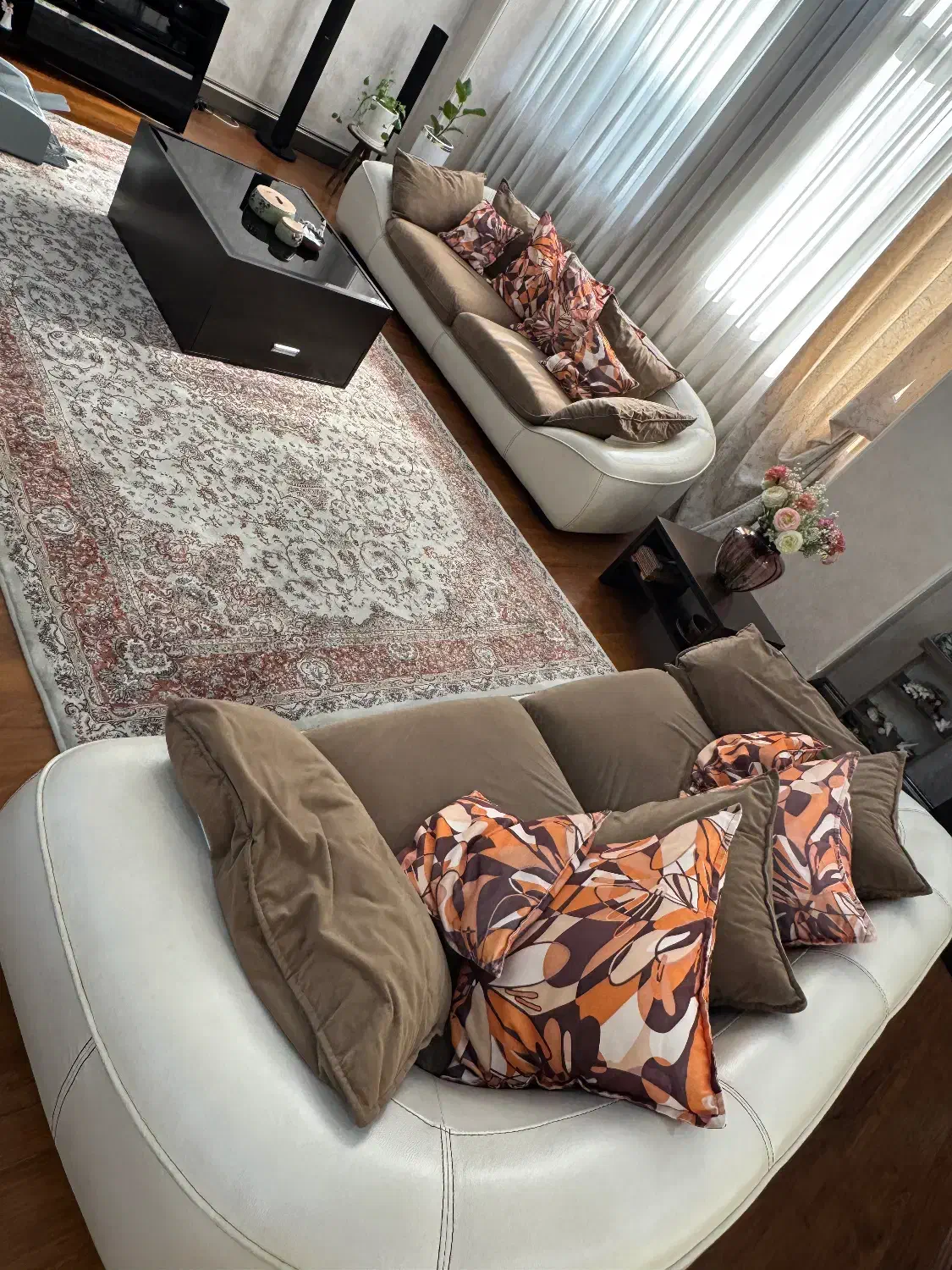 مبل ۸ نفره راحتی چرم طبیعی|مبلمان خانگی و میز عسلی|تهران, آهنگ|دیوار