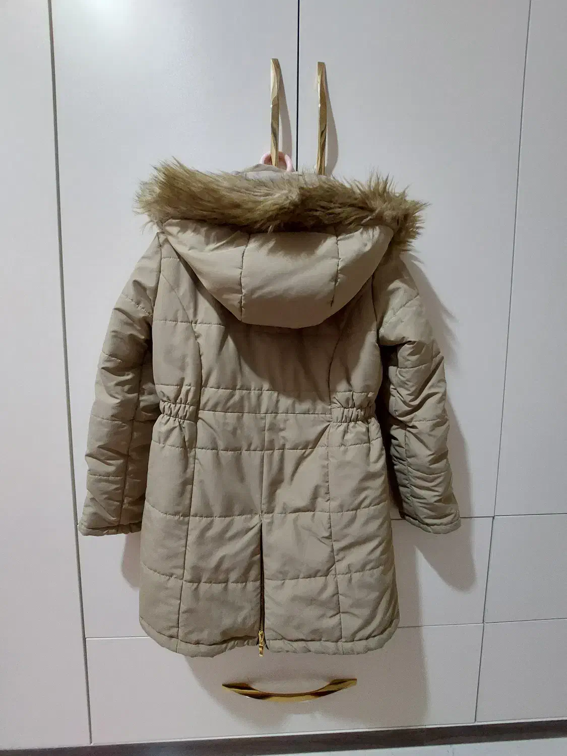 کاپشن|لباس|اندیمشک, |دیوار