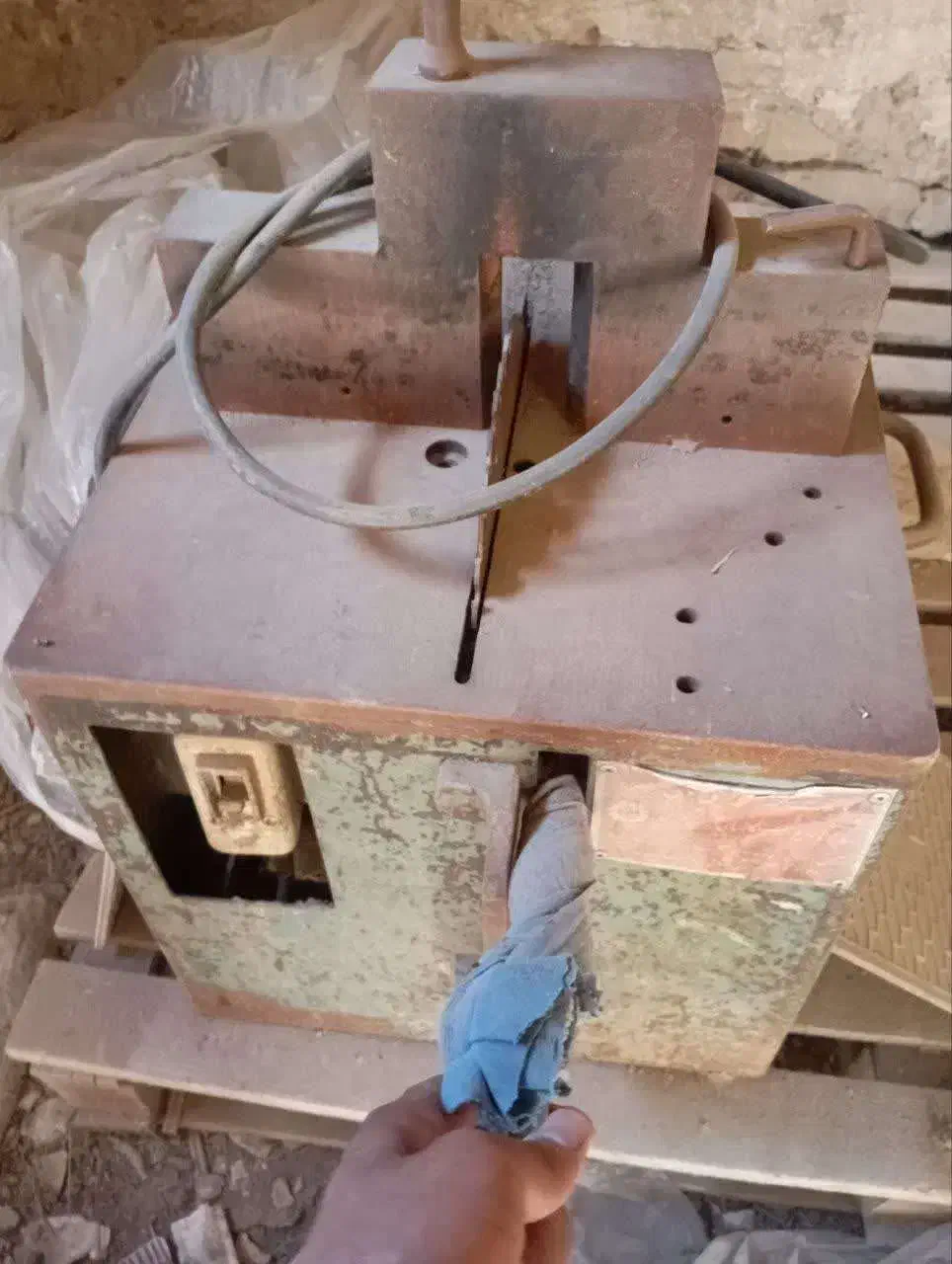 فارسی بر|ابزارآلات|کاشان, ۲۲ بهمن|دیوار