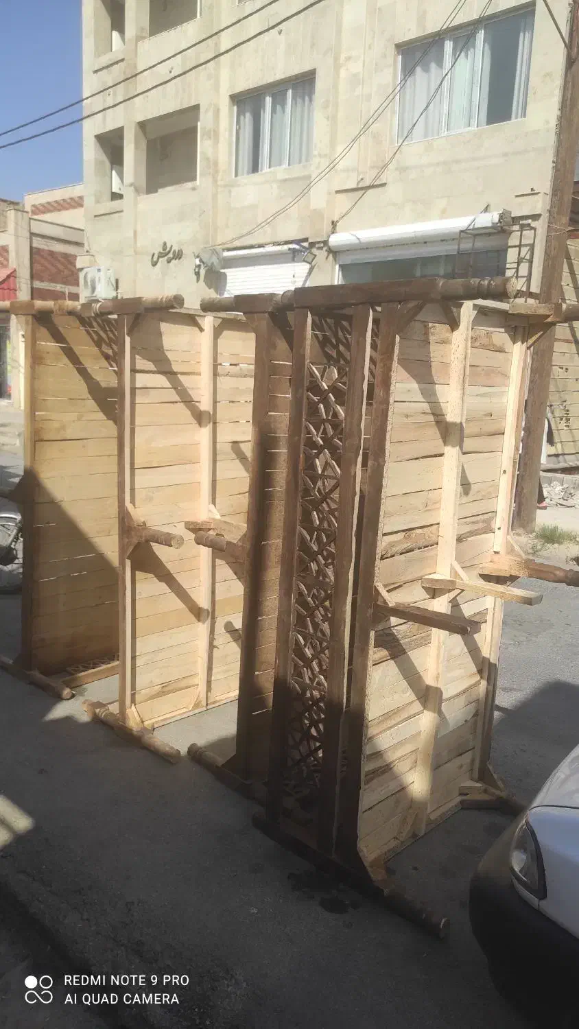 تخت سنتی|صندلی و نیمکت|دوگنبدان, |دیوار