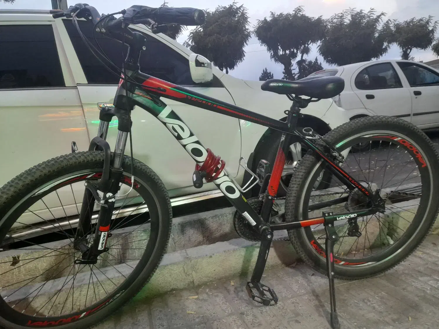 دوچرخه|دوچرخه، اسکیت، اسکوتر|اندیشه, اندیشه فاز ۲|دیوار