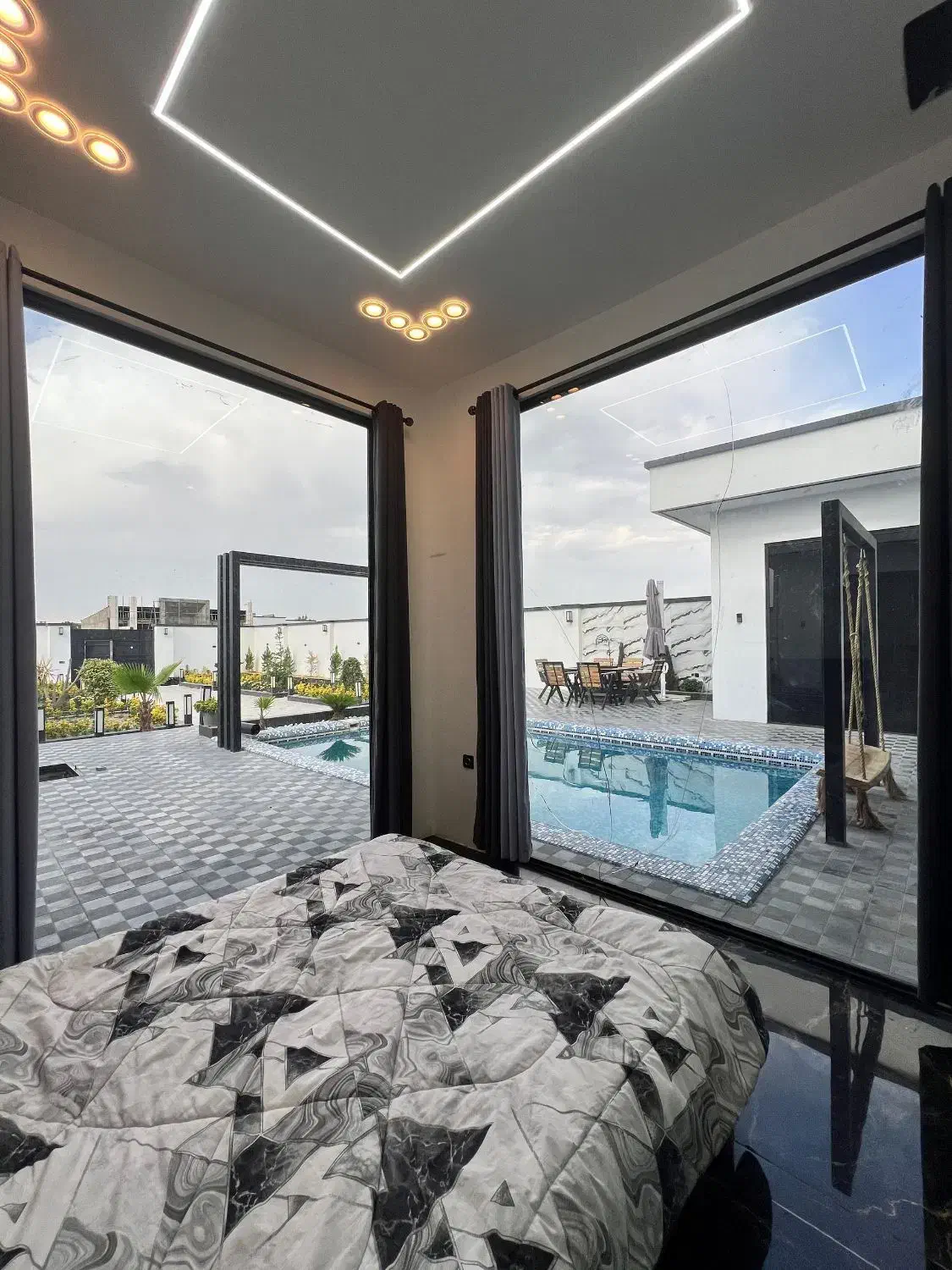 باغ ویلا اجاره ای روزانه سالانه خوشنام شهریارکردان|اجارهٔ کوتاه‌مدت ویلا و باغ|ملارد, |دیوار