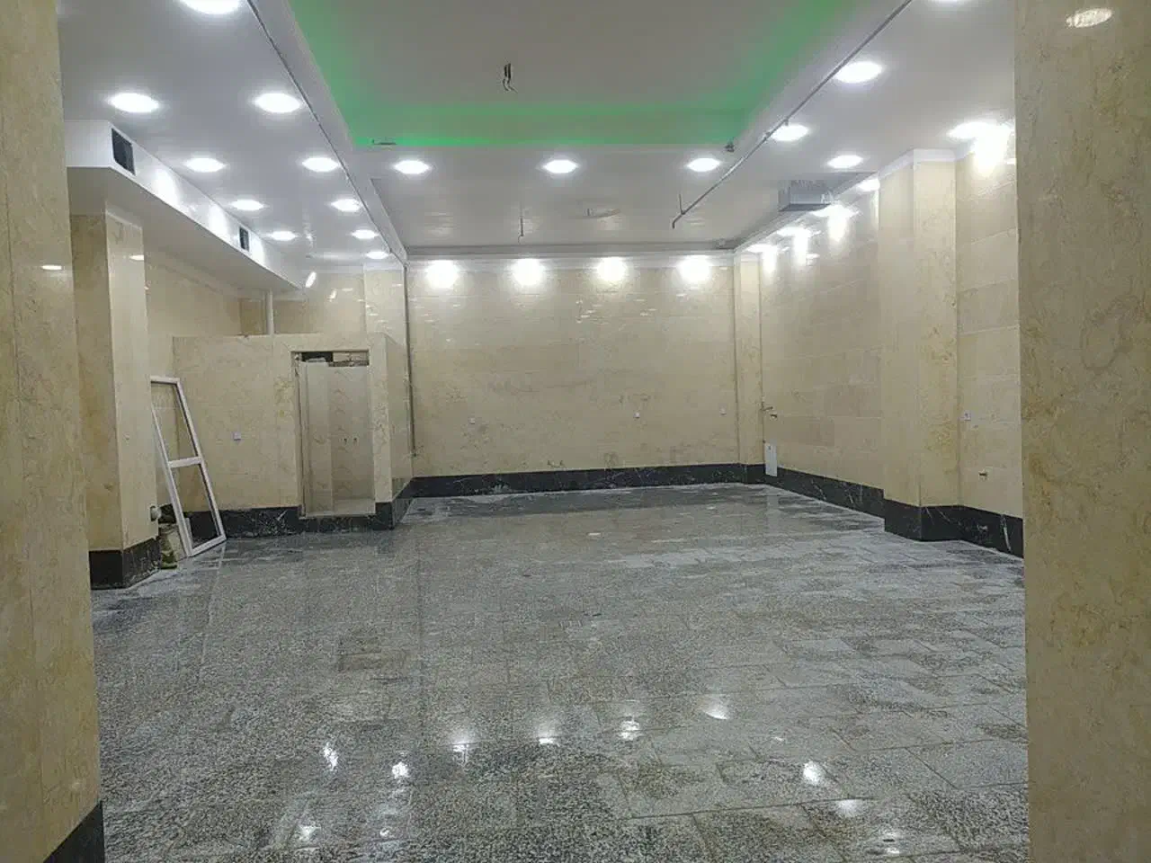 فروش مغازه نوساز ۱۵۰متری بر بلوار۳۵متری|فروش مغازه و غرفه|اسلام‌شهر, شهرک واوان|دیوار