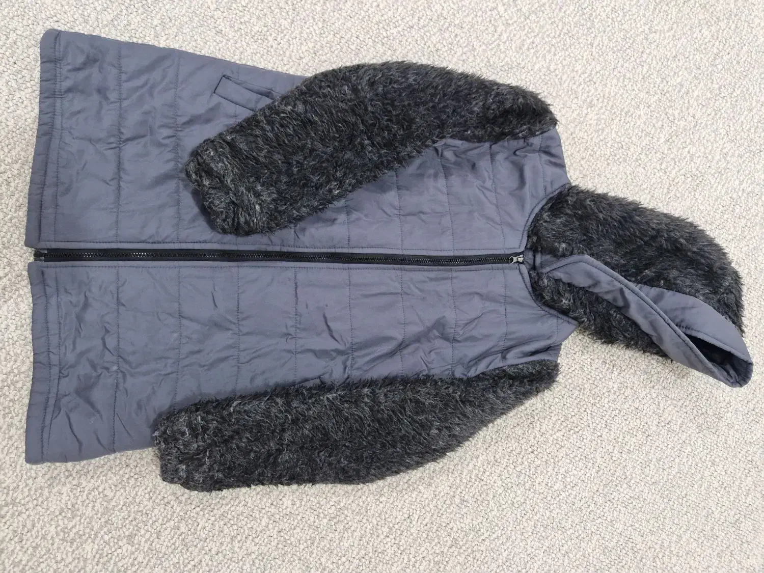 تعدادی لباس گرم|لباس|اندیمشک, |دیوار