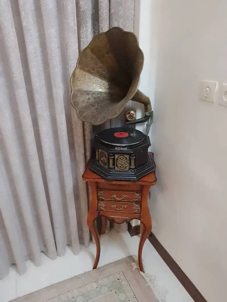 میزخاطره چوبی آنتیک|بوفه، ویترین، کنسول|تهران, مخصوص|دیوار