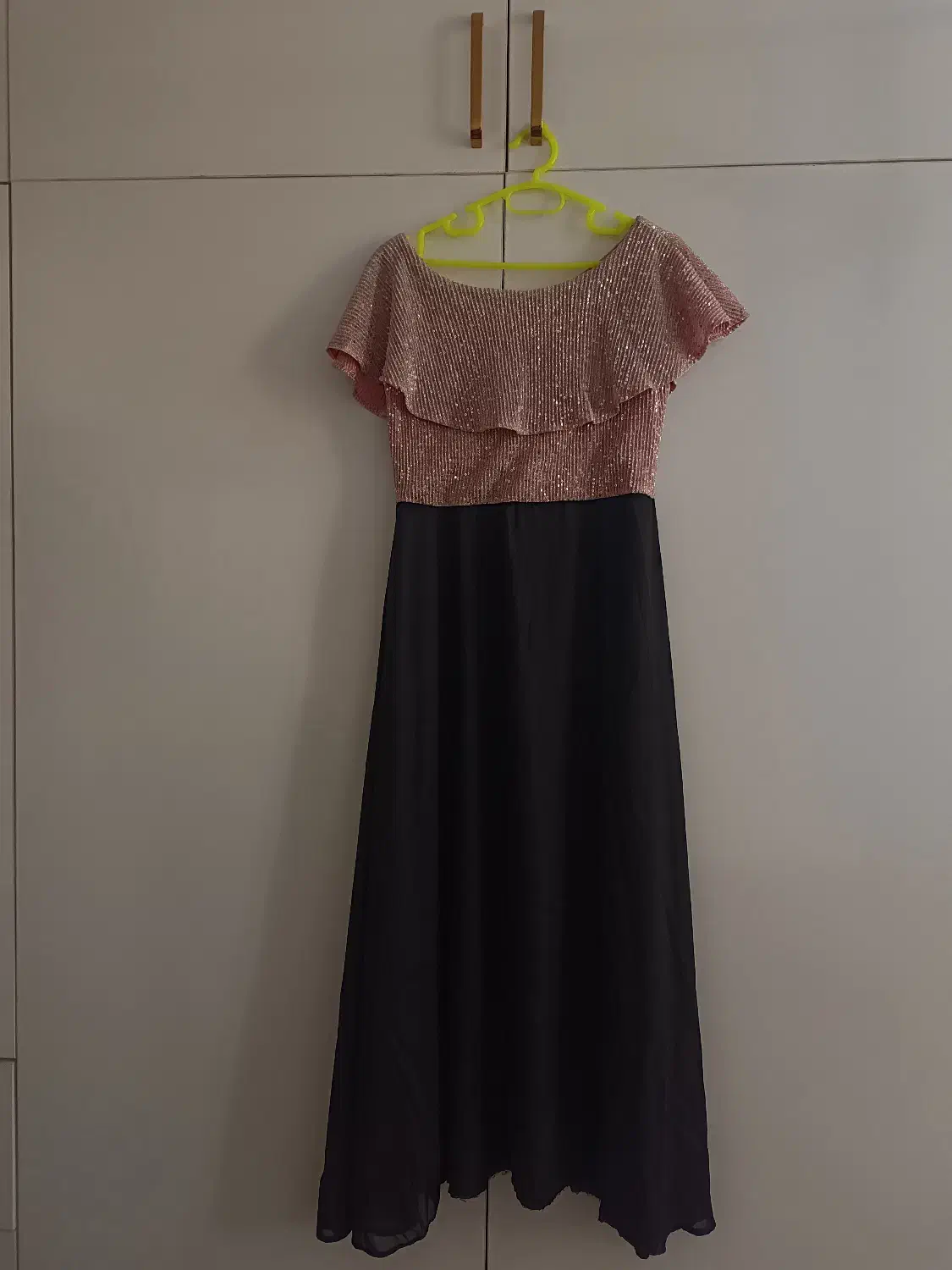 لباس زمستانی|لباس|گرگان, |دیوار