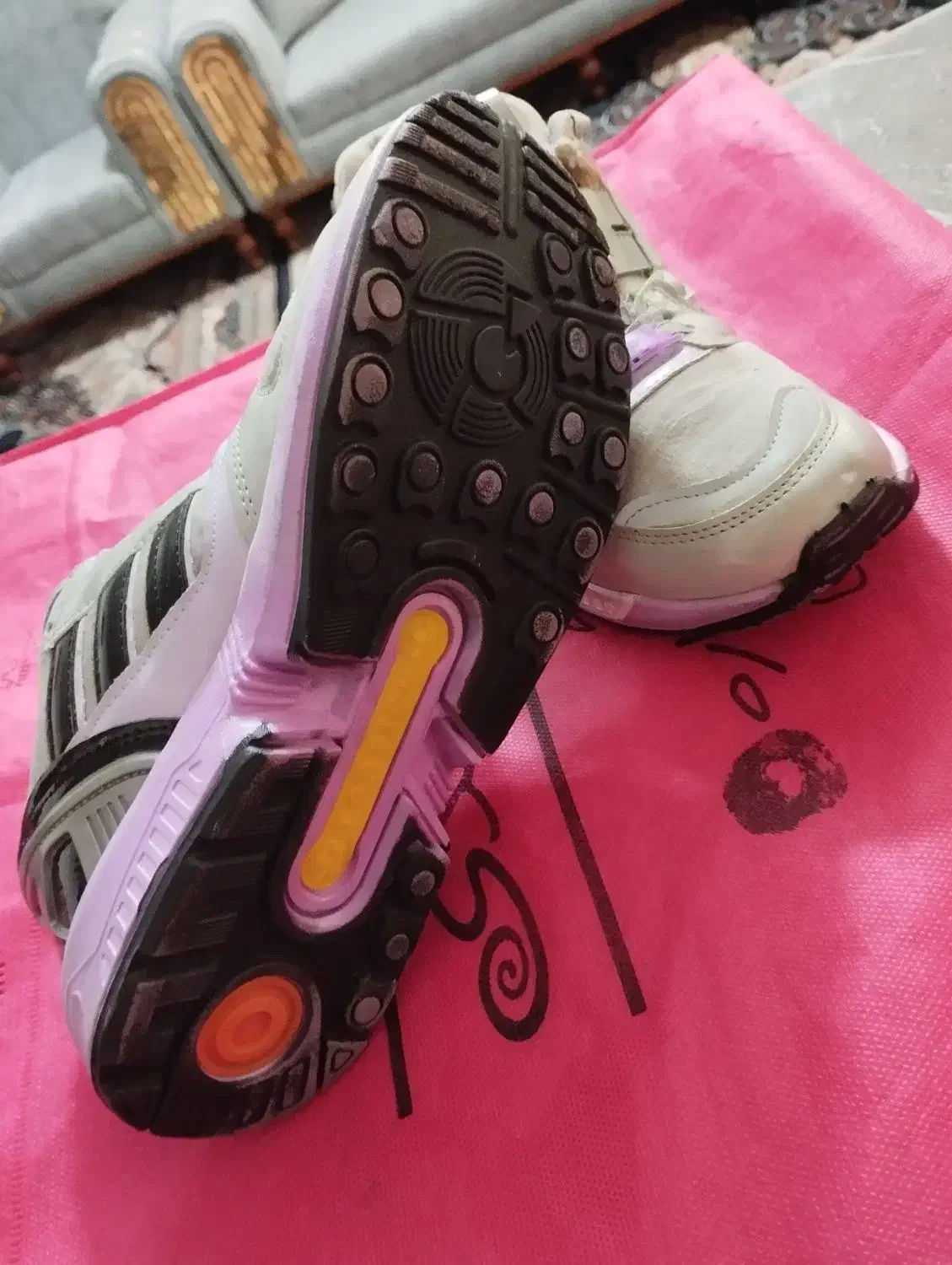 کتونی آدیداس سایز ۳۸یا ۳۹|کیف، کفش، کمربند|لنگرود, |دیوار