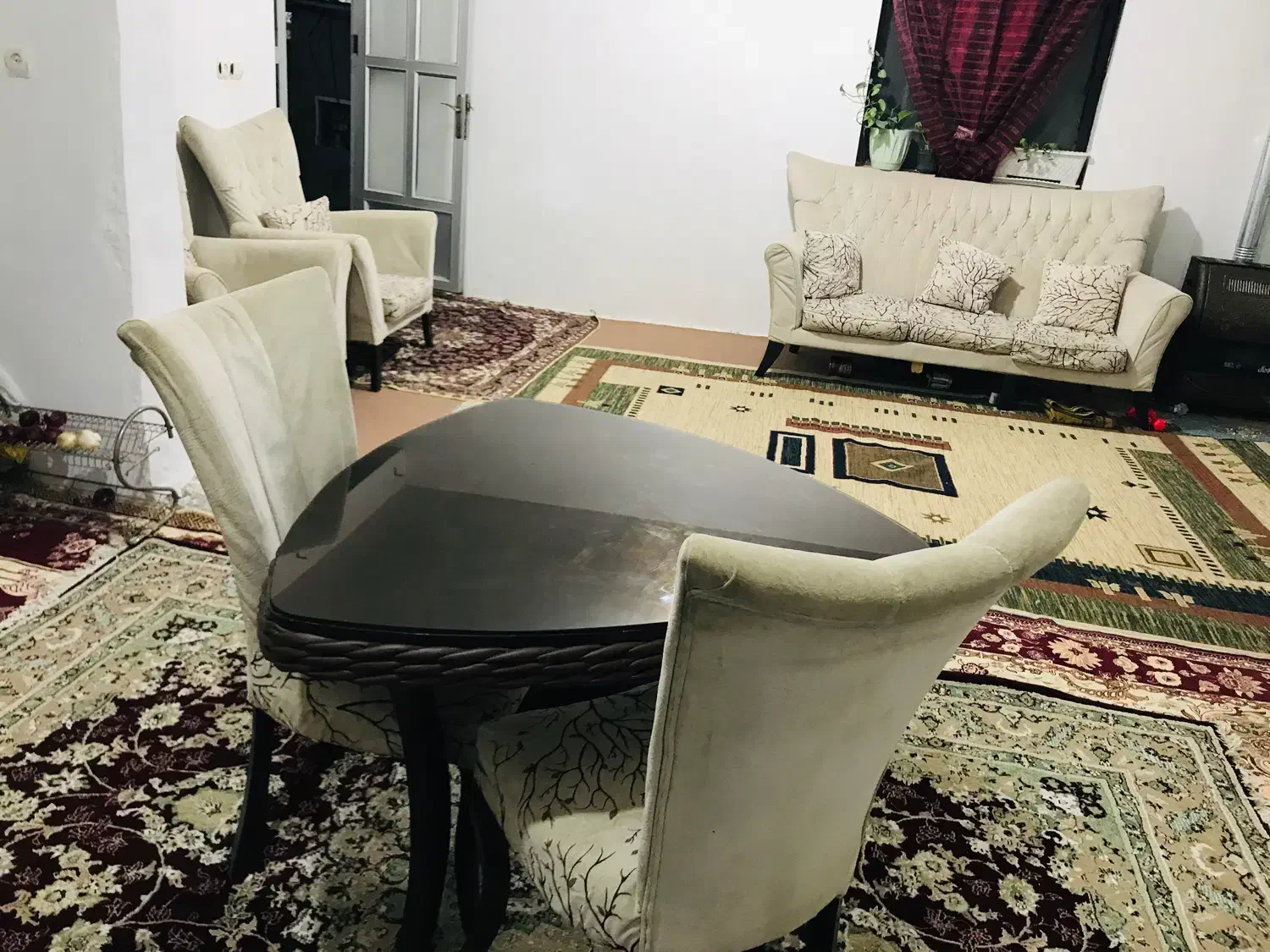 مبل و میز ناهار خوری|مبلمان خانگی و میز عسلی|آکند, |دیوار