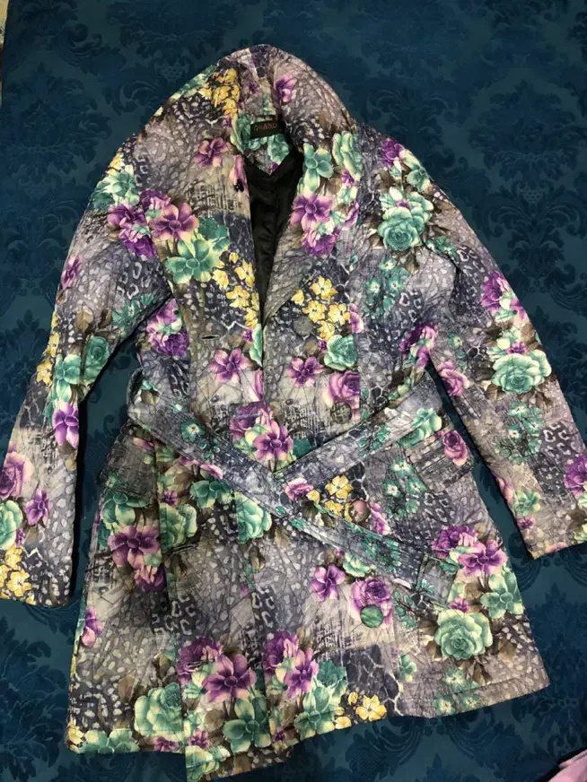 بارونی تمیز و زیبا دارای دو جیب و کمربند قیمت۳۵۰|لباس|ساری, |دیوار