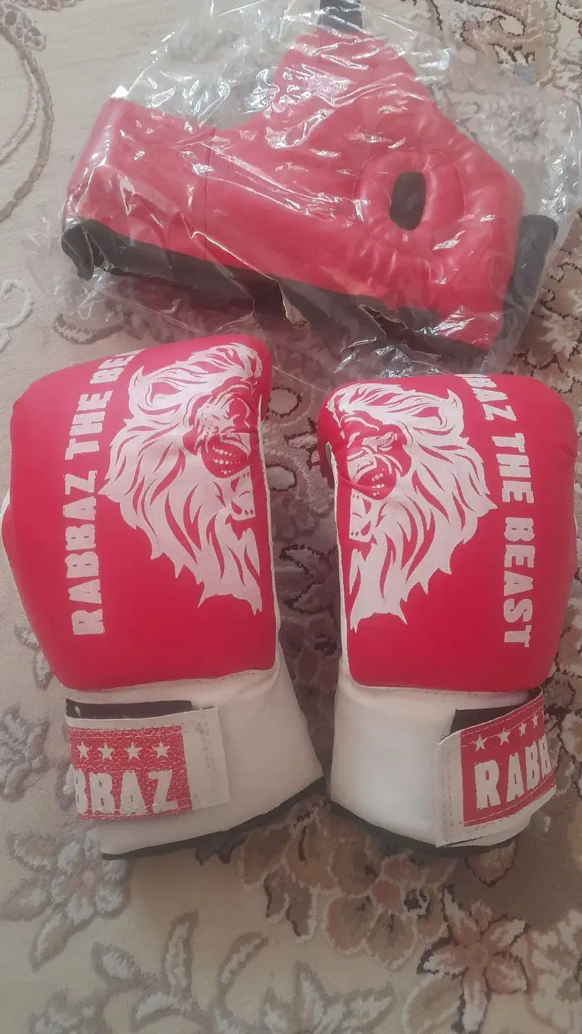 کلاه ودستکش بوکس نونو یک بار هم استفاده نشده|تجهیزات ورزشی|شیراز, برمشور علیا|دیوار