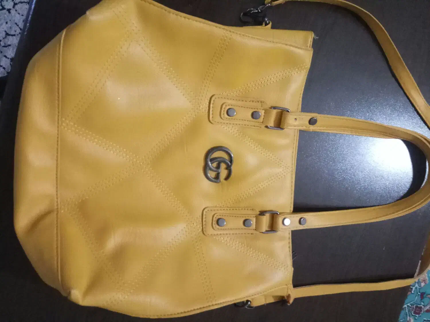 کیف|کیف، کفش، کمربند|اندیشه, اندیشه فاز ۴|دیوار