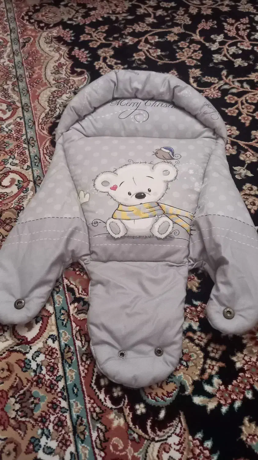 آغوشی بچه به همراه بالشت شیر دهی|اسباب و اثاث بچه|مشهد, سرافرازان|دیوار