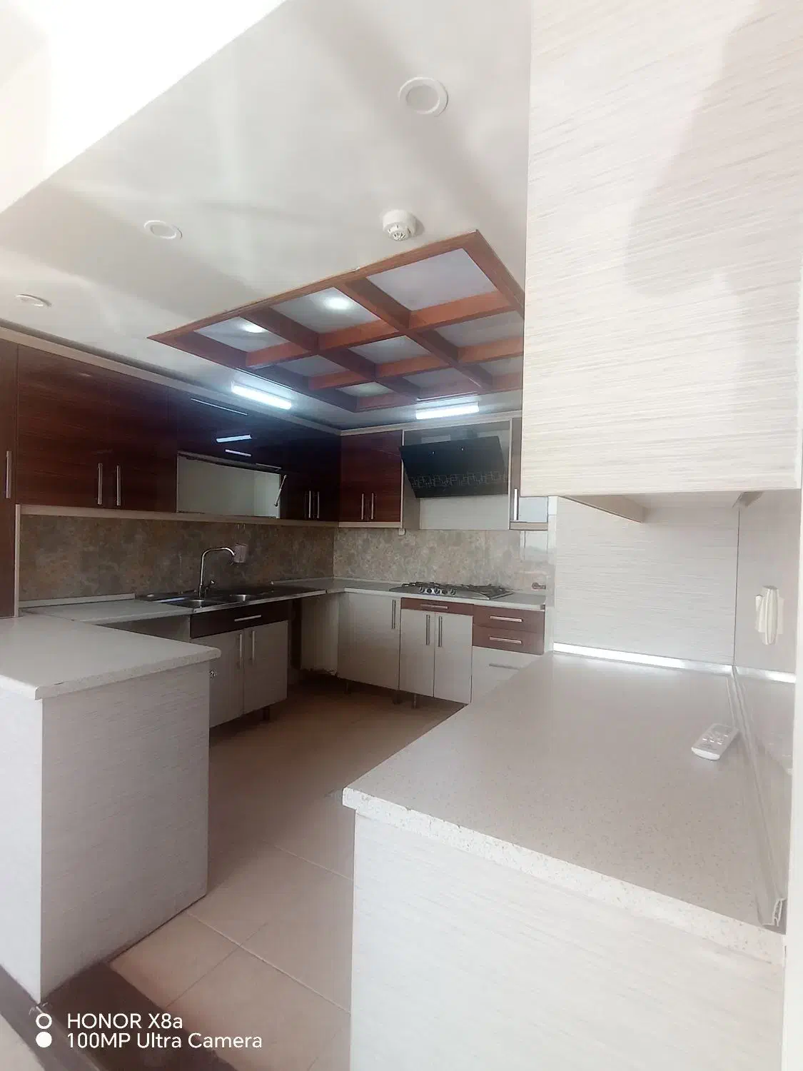 اجاره آپارتمان ۳ خوابه دریاچه چیتگر/منطقه۲۲