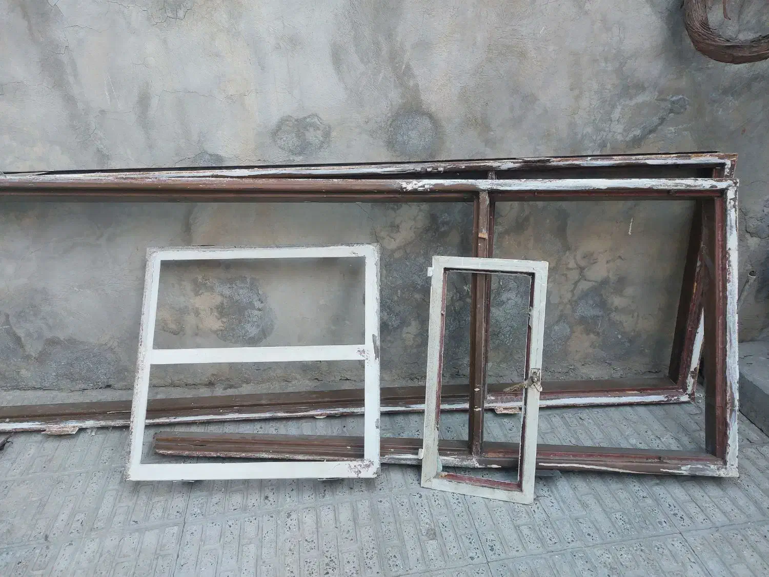 چارچوب در و پنجره اهنی کابینت فلزی و سینک و روشویی|حراج|کامیاران, |دیوار