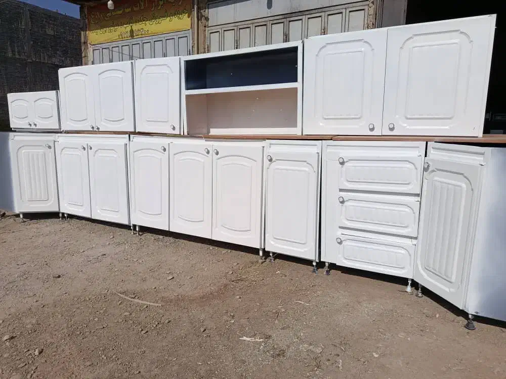 ۹ متری نیم کابینت فلزی دست دوم تمیز مرتب درحد نو|مصالح و تجهیزات ساختمان|شیراز, ماه فیروزان|دیوار