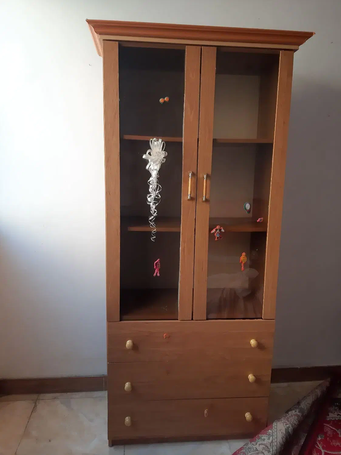 فروش کمد لباس همراه ویترین ودراور همه باهم ۲۰۰۰۰۰۰|جاکفشی، کمد، دراور|لاهیجان, خمیر کلایه|دیوار