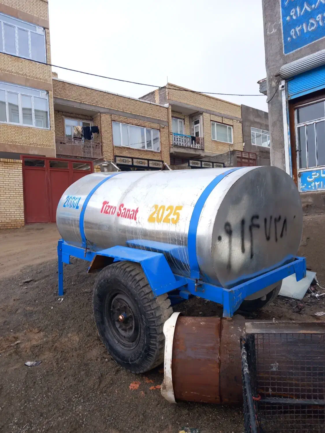 تانکر ۲۰۰۰ هزار لیتری|ماشین‌آلات صنعتی|دیواندره, |دیوار