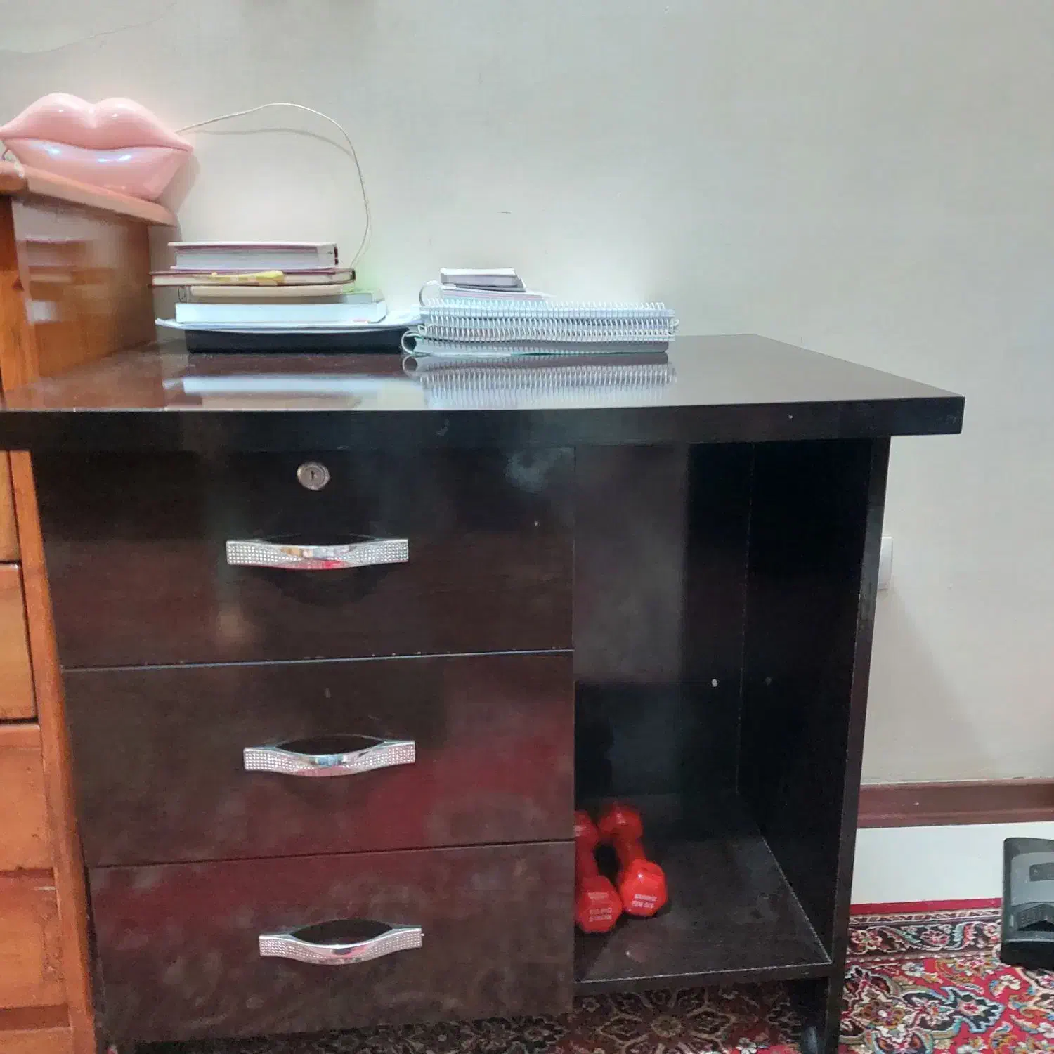 میز تحریر سالم|میز تحریر و کامپیوتر|شیراز, لاله|دیوار