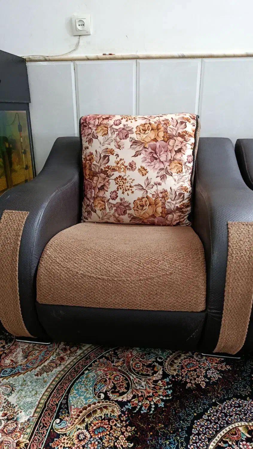 حراج مبل به دلیل کمبود جا|مبلمان خانگی و میز عسلی|قم, یزدانشهر|دیوار