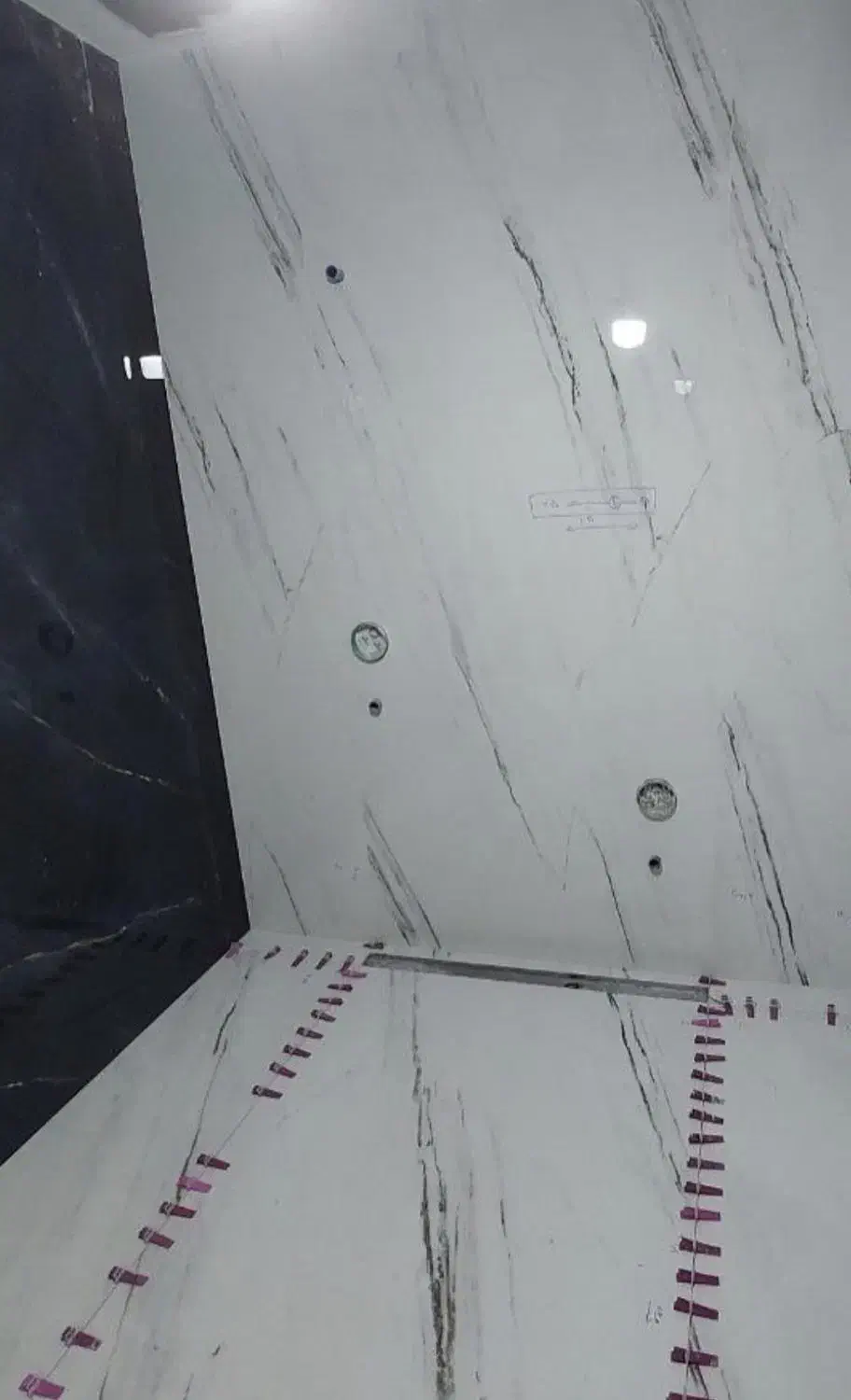 کاشی کاری و سرامیک کاری و نصب اسلب بنایی|خدمات پیشه و مهارت|ساری, |دیوار