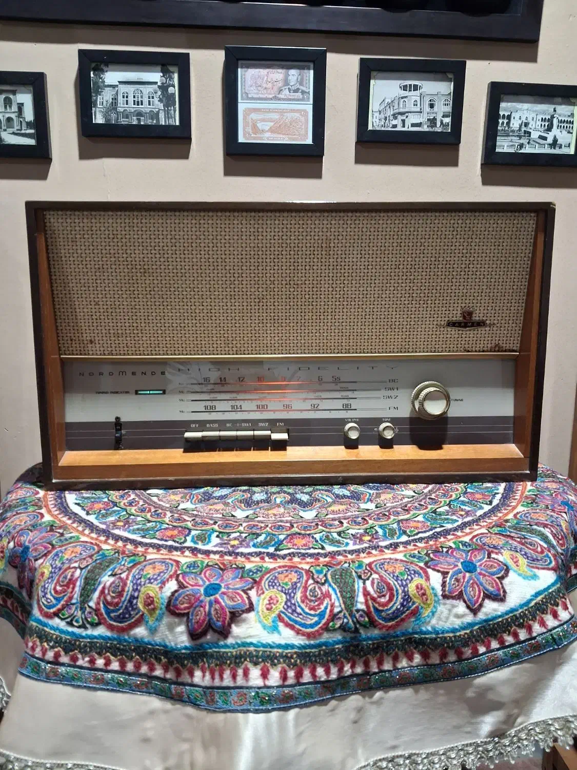 رادیو چوبی کارمن|کلکسیون اشیاء عتیقه|رفسنجان, |دیوار