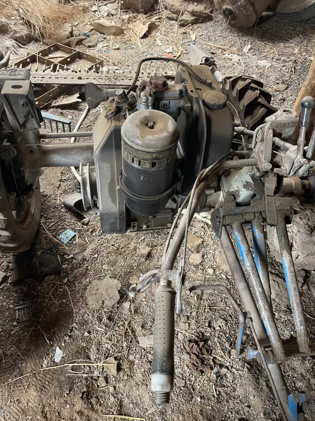 علفچین (دروگر یونجه و گندم)|خودرو سنگین|شوط, |دیوار