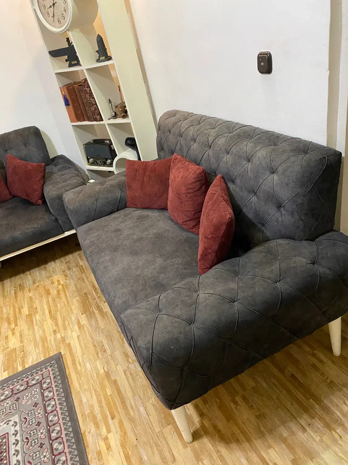 فروش مبل میز ناهارخوری و ۳ عدد فرش جلو مبلی|حراج|رشت, پیرکلاچای|دیوار