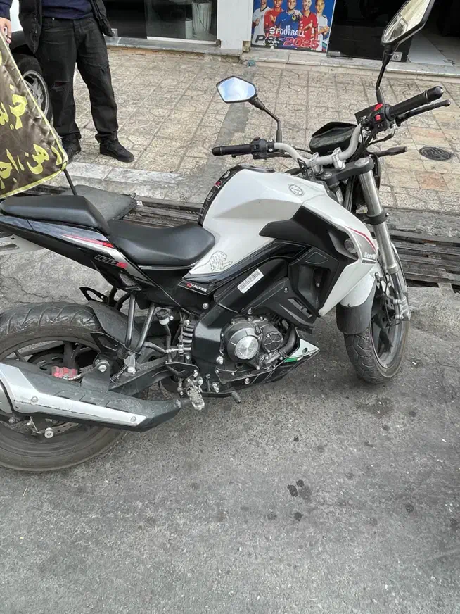 بنلی ۱۸۰s /کم کارکرد/بدون خط و خش و زمین خوردگی|موتورسیکلت|تهران, خلیج فارس|دیوار