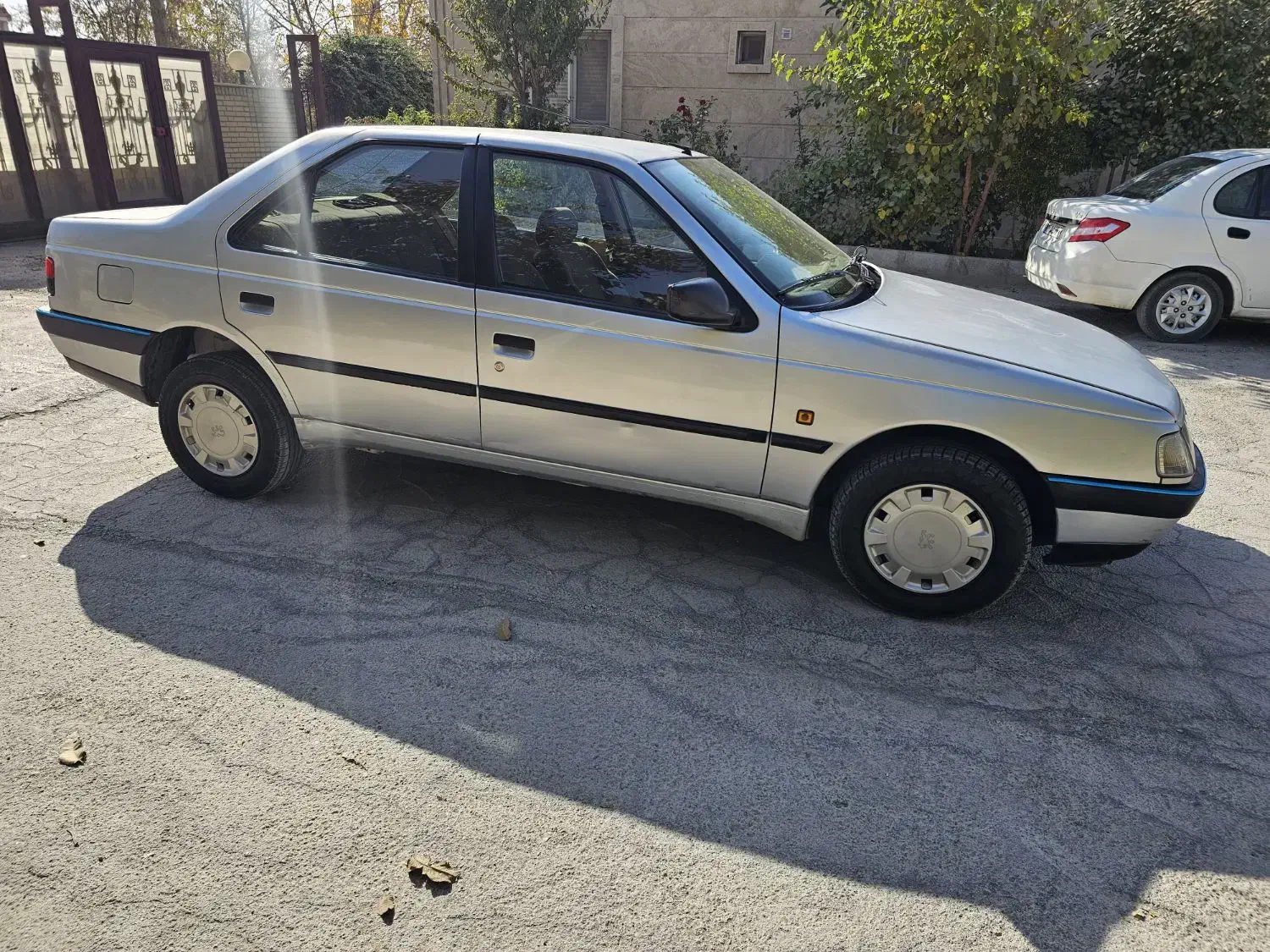 پژو ۴۰۵ مدل ۹۲ دوگانه کارخانه بی رنگ|خودرو سواری و وانت|صحنه, |دیوار