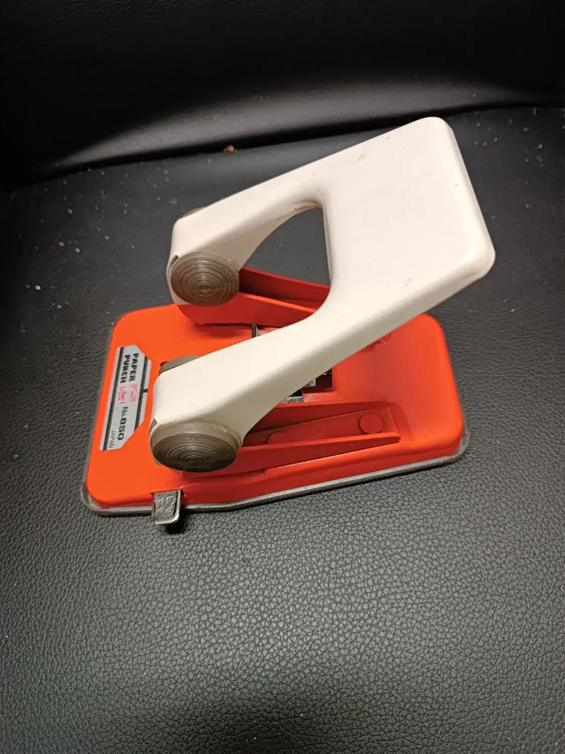 پانچ کاغذ|لوازم التحریر|تهران, نیروی هوایی (پیروزی)|دیوار