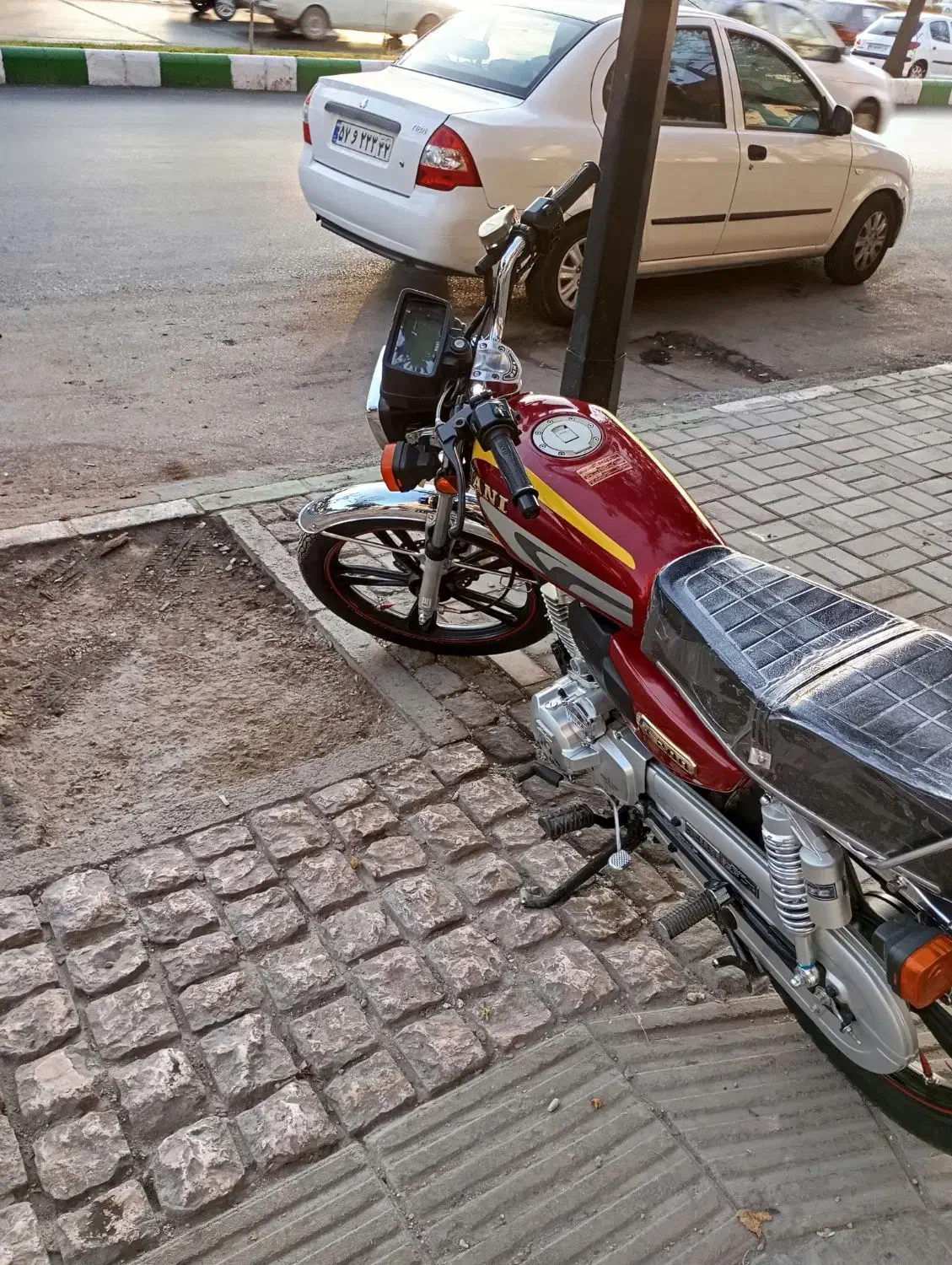 موتورهندا ۲۰۰ برند هانی ۴۰۲ درحد|موتورسیکلت|مشهد, بلال|دیوار