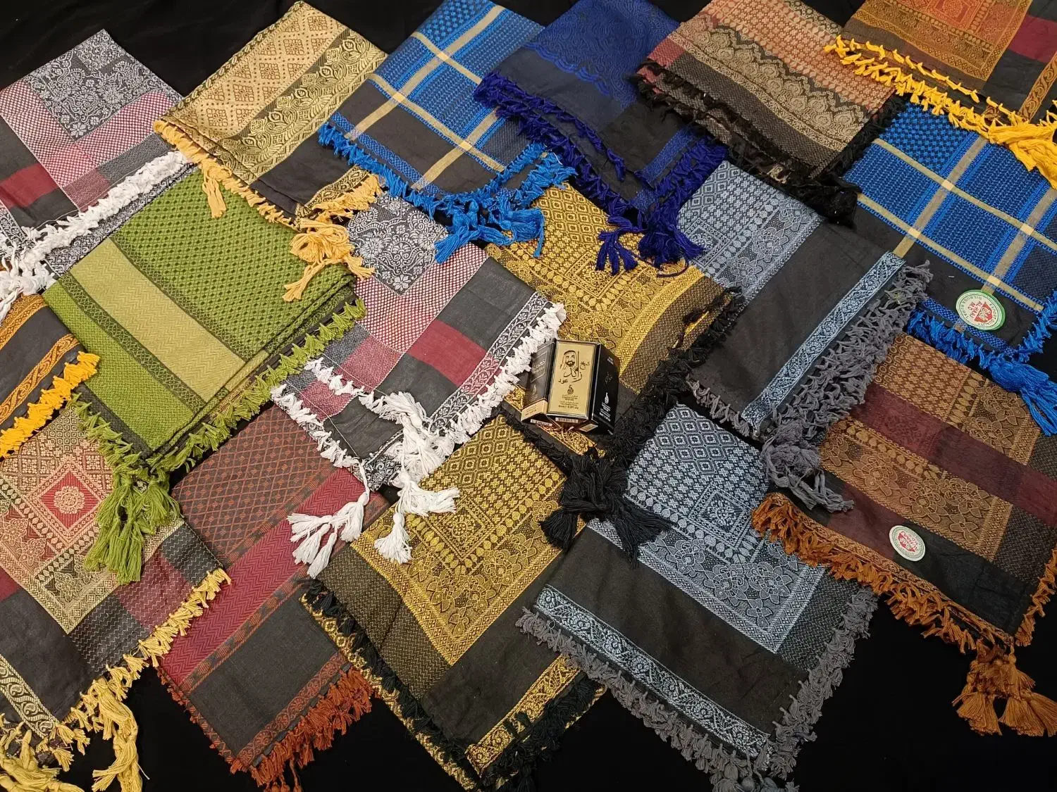 چفیه عمانی|لباس|شهرضا, |دیوار