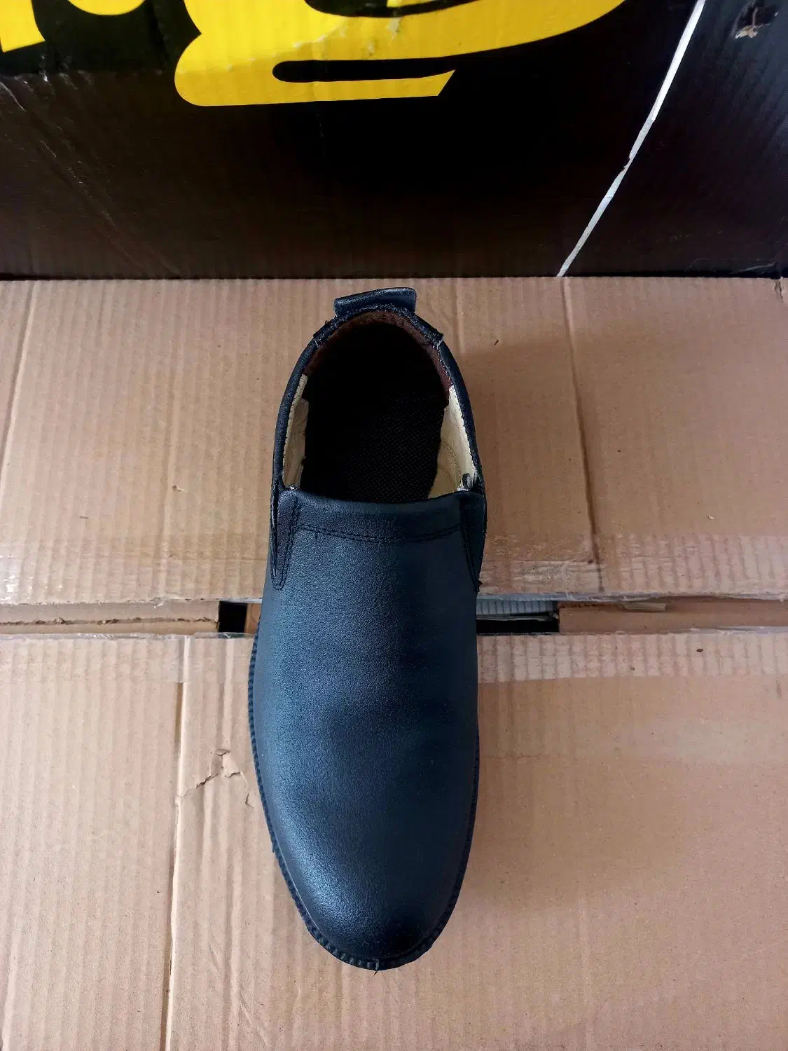 کفش چرم تکرو|کیف، کفش، کمربند|قم, نیروگاه|دیوار