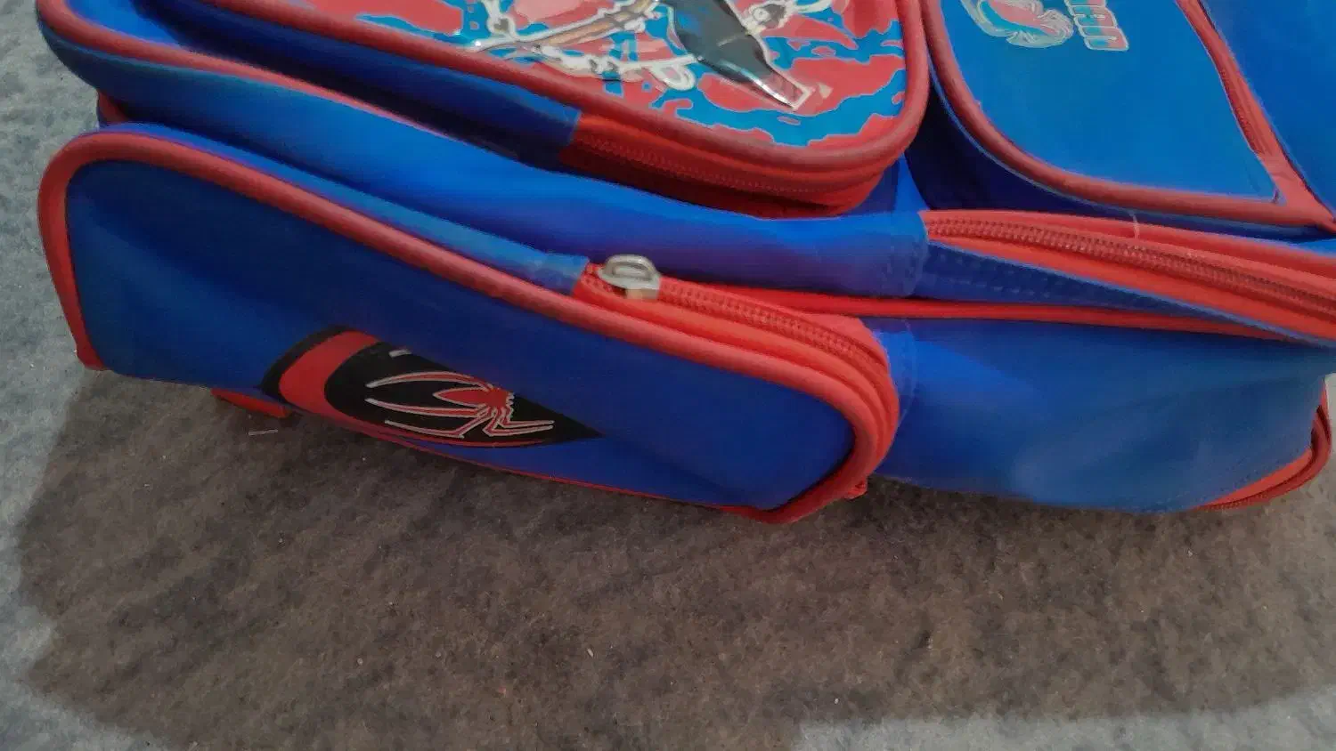 کیف مدرسه|کیف، کفش، کمربند|اهواز, فاز ۲ پادادشهر|دیوار