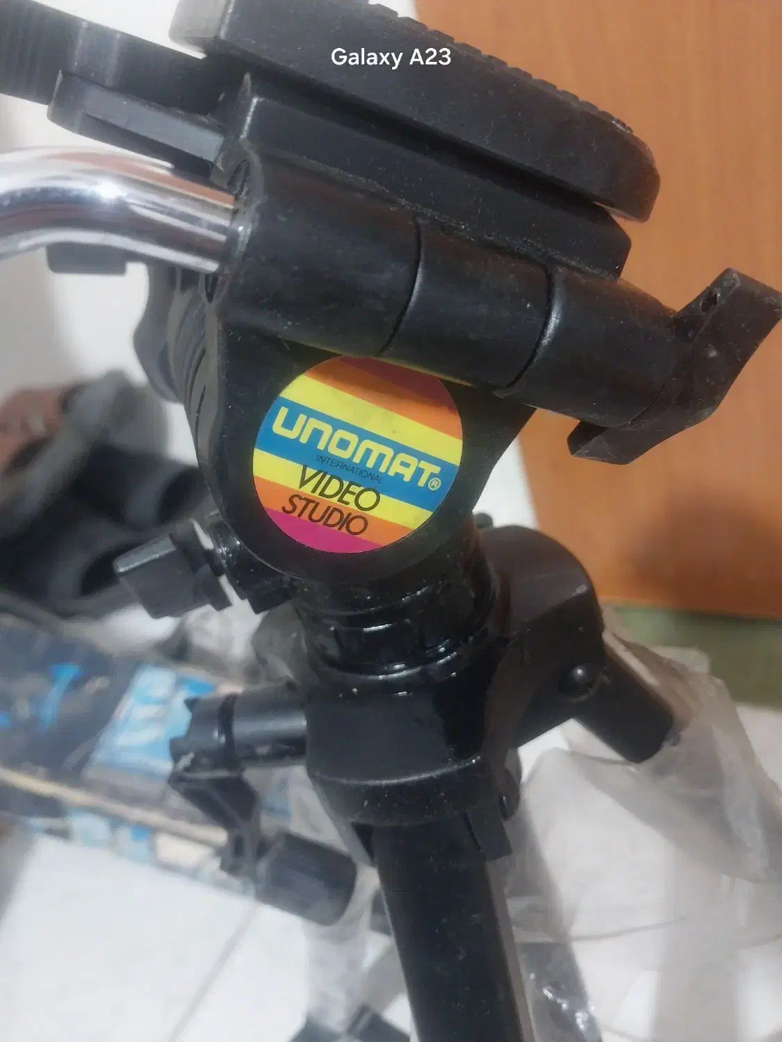 سه پایه دوربین فیلمبرداری و عکاسی|دوربین عکاسی و فیلم‌برداری|ملارد, |دیوار