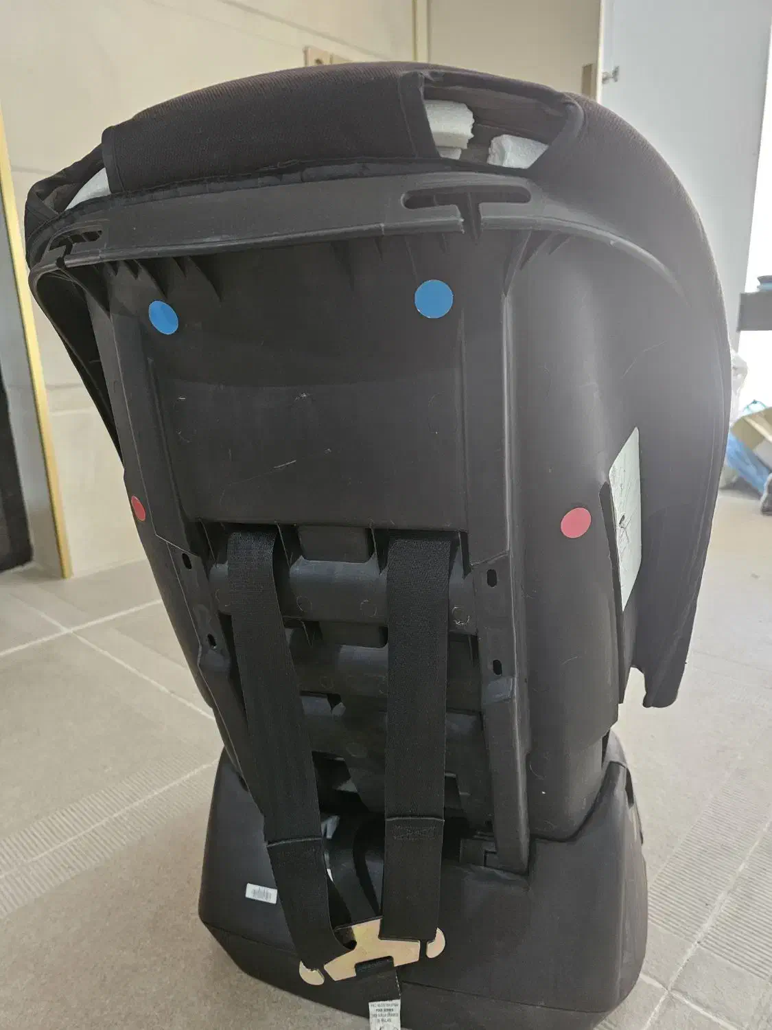 صندلی ماشین|تخت و صندلی بچه|میانه, |دیوار