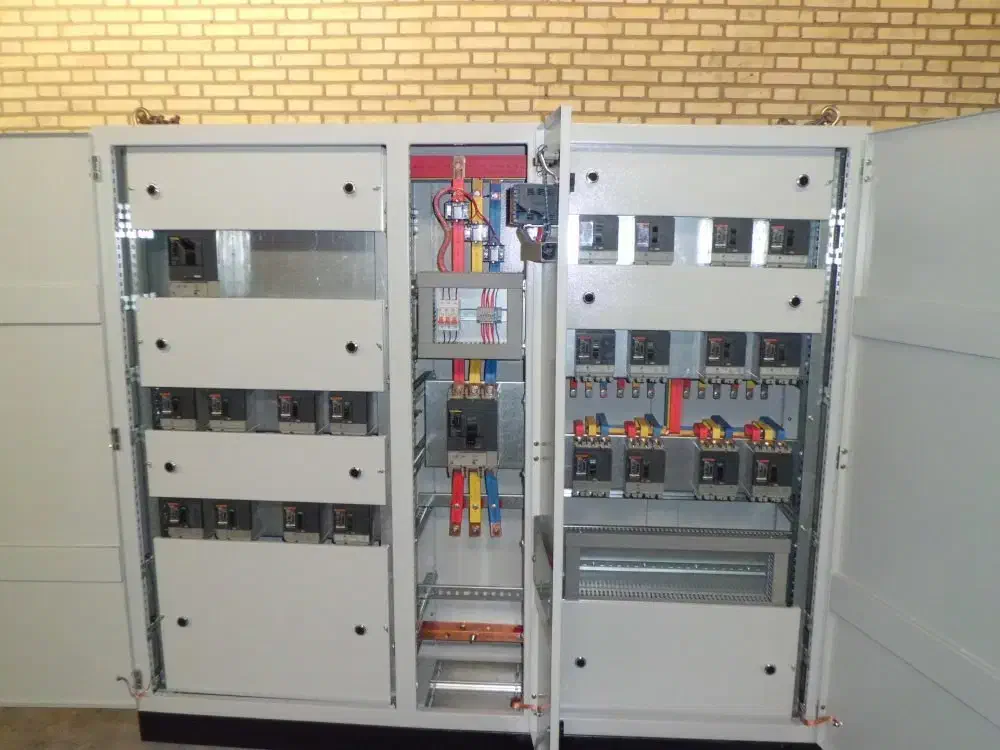 طراحی، مونتاژ و تعمیر تابلو برق صنعتی و ساختمانی|خدمات پیشه و مهارت|ابریشم, |دیوار