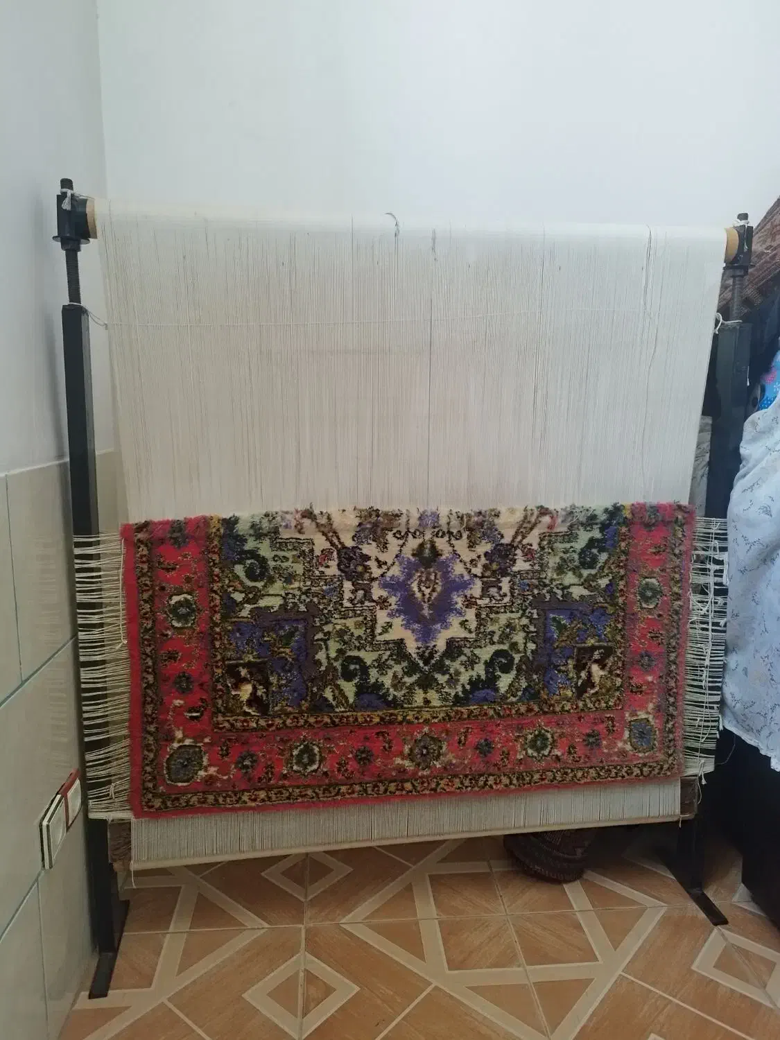 دار قالی با نخ و نقشه و ابزار|ابزارآلات|شیراز, کوشک بیدک|دیوار